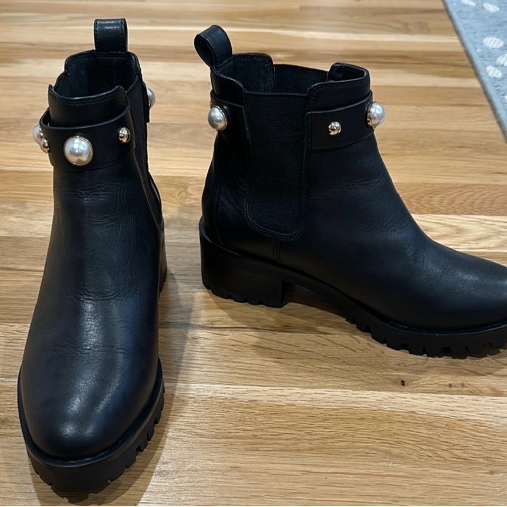 Karl Lagerfeld Black Pearl-Trim Chelsea Booties